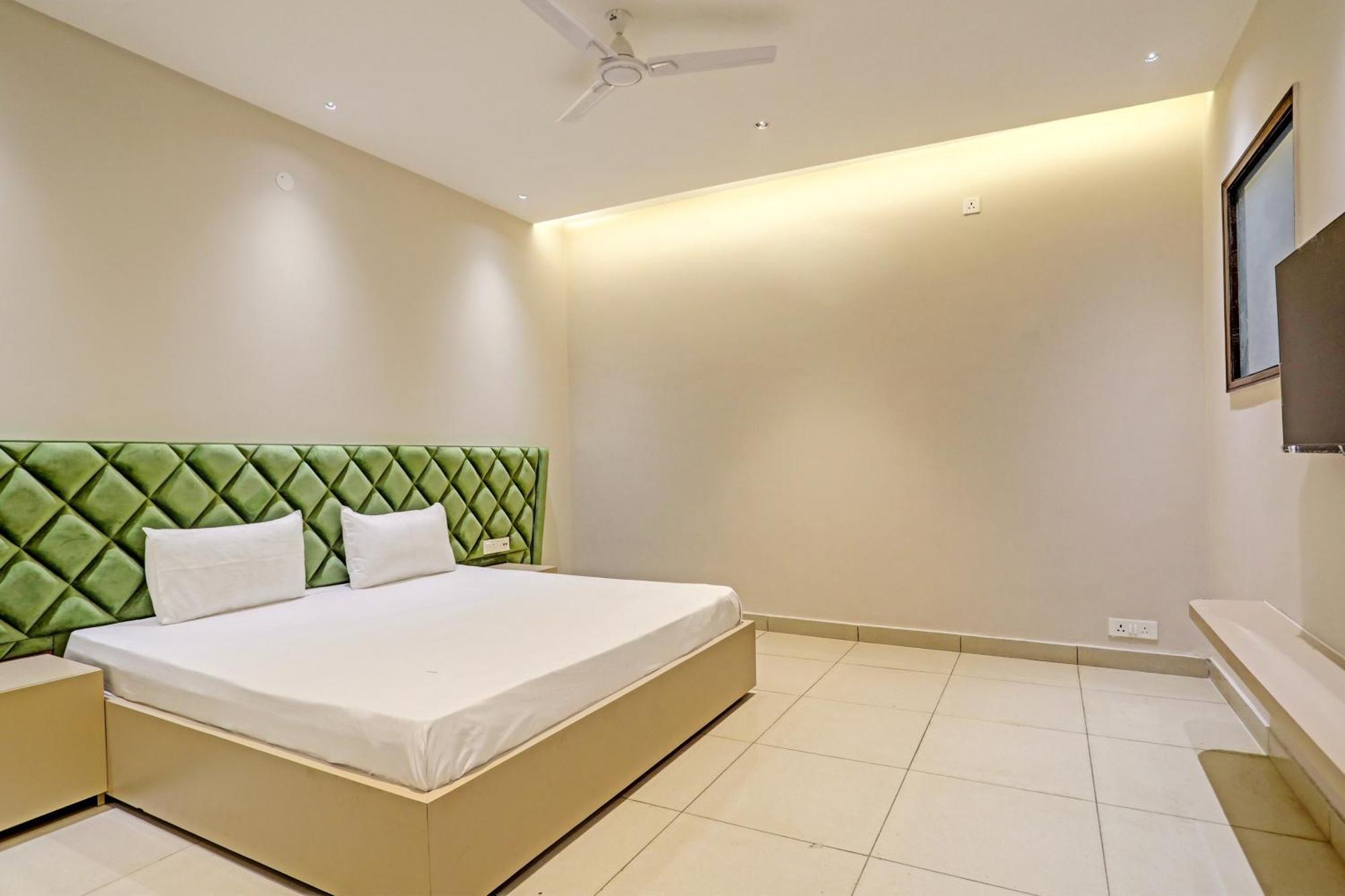 Hotel O Miraas Hotel And Banquet Hall Ludhiana Extérieur photo