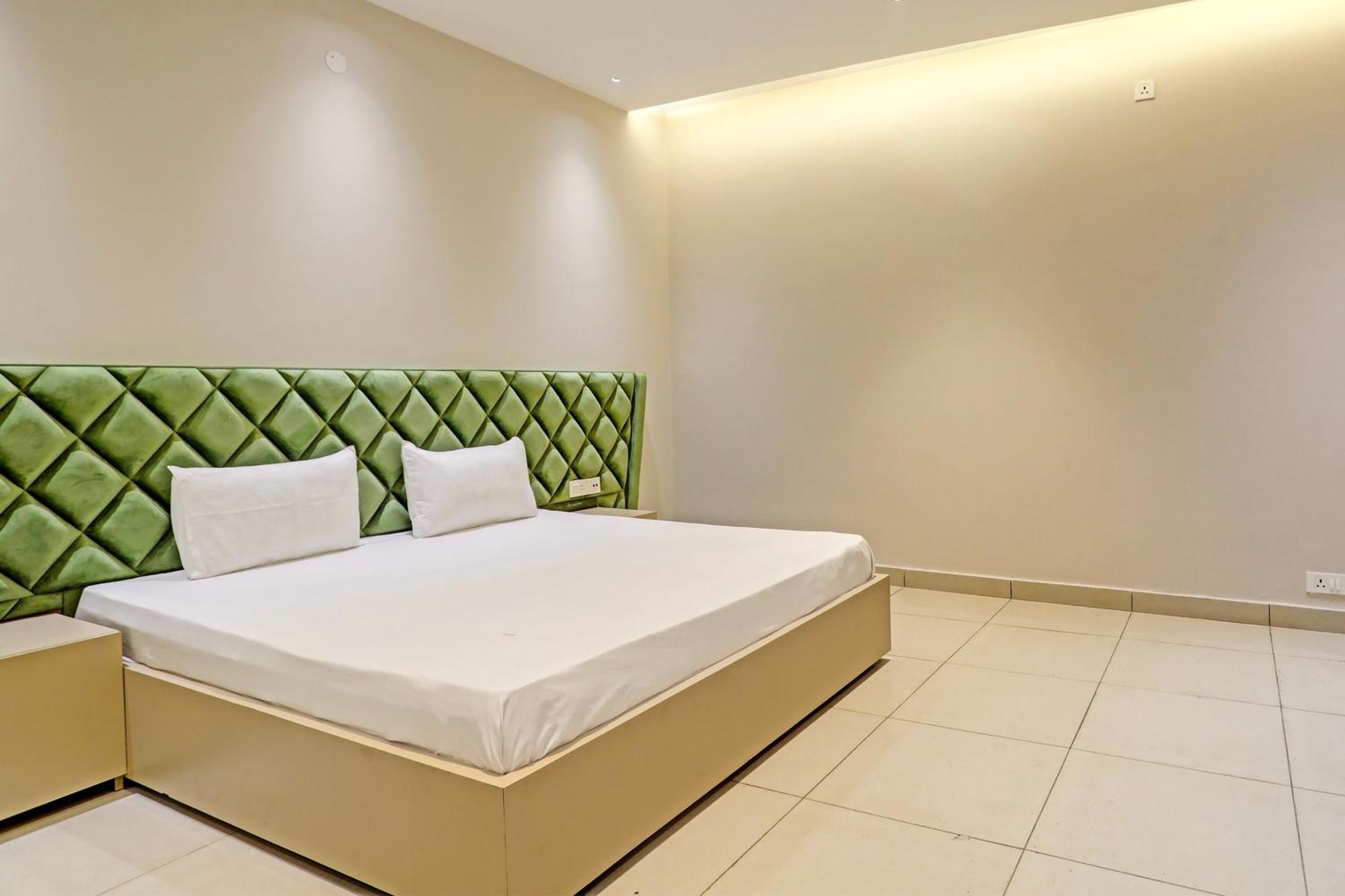 Hotel O Miraas Hotel And Banquet Hall Ludhiana Extérieur photo