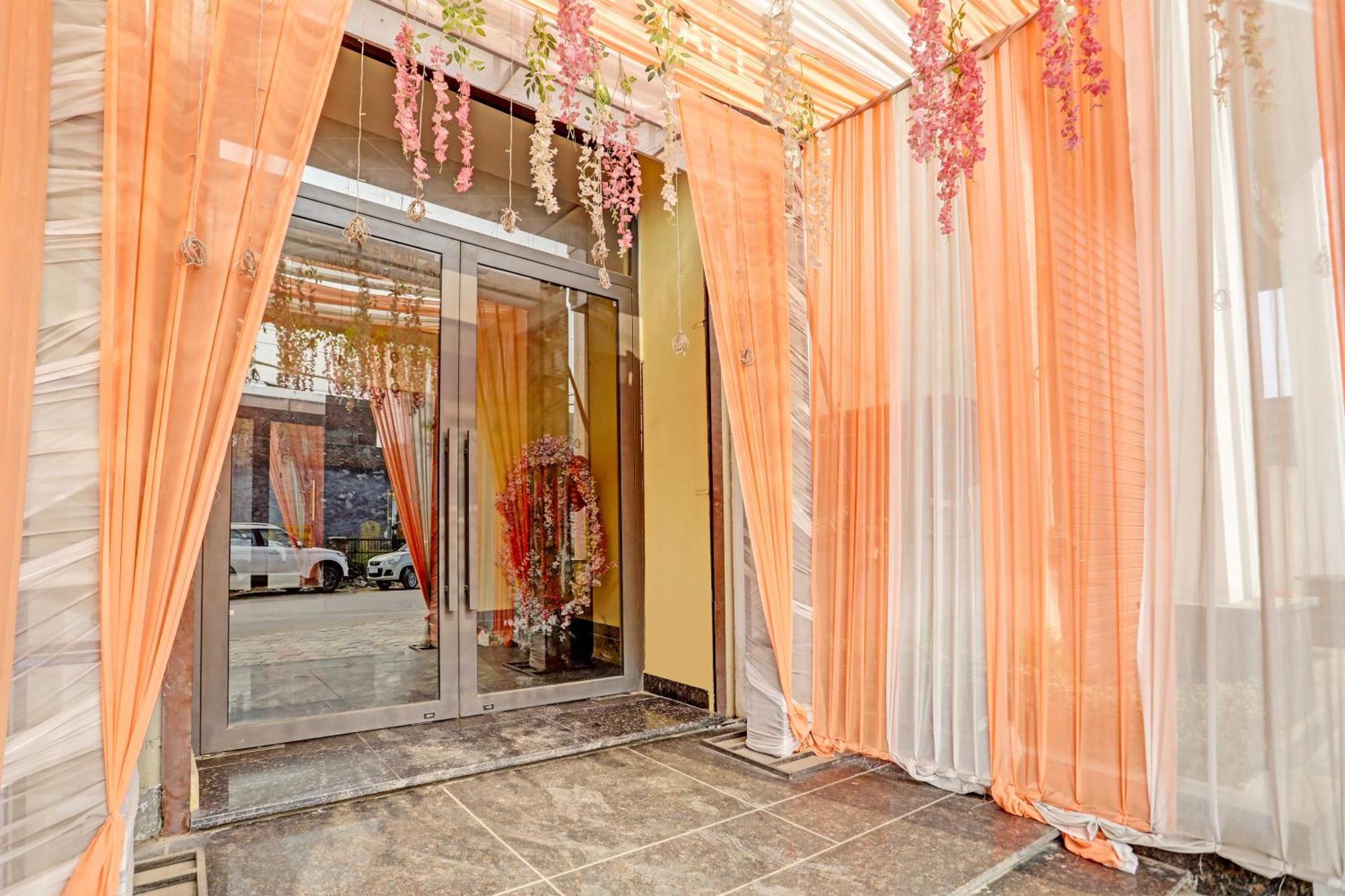 Hotel O Miraas Hotel And Banquet Hall Ludhiana Extérieur photo
