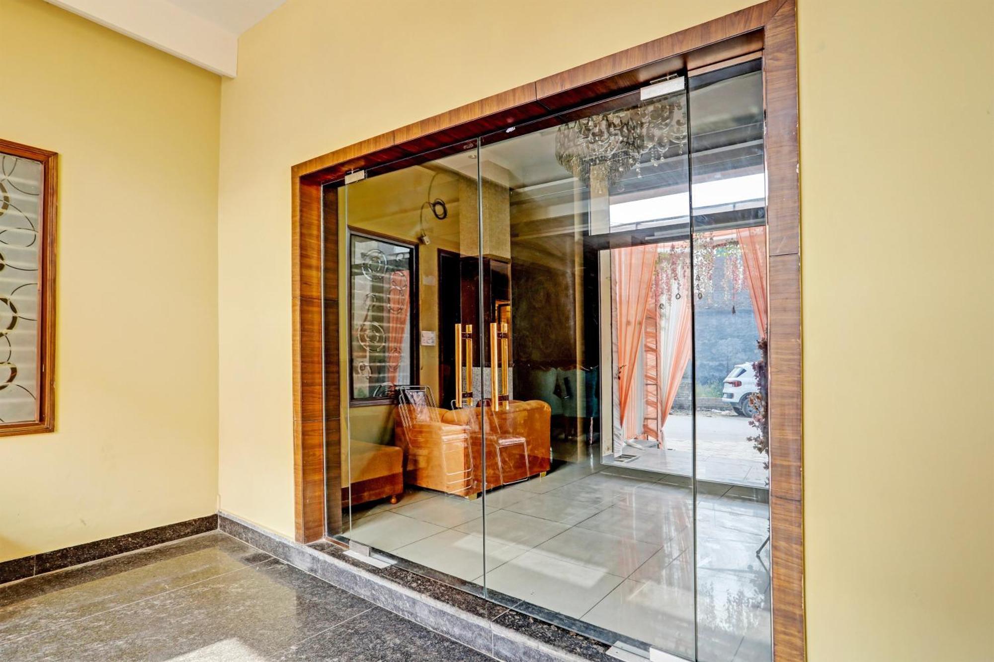 Hotel O Miraas Hotel And Banquet Hall Ludhiana Extérieur photo